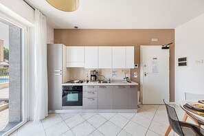 Fridge, microwave, oven, dishwasher