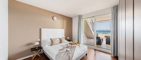 Fer et planche à repasser, Wi-Fi gratuit, draps fournis