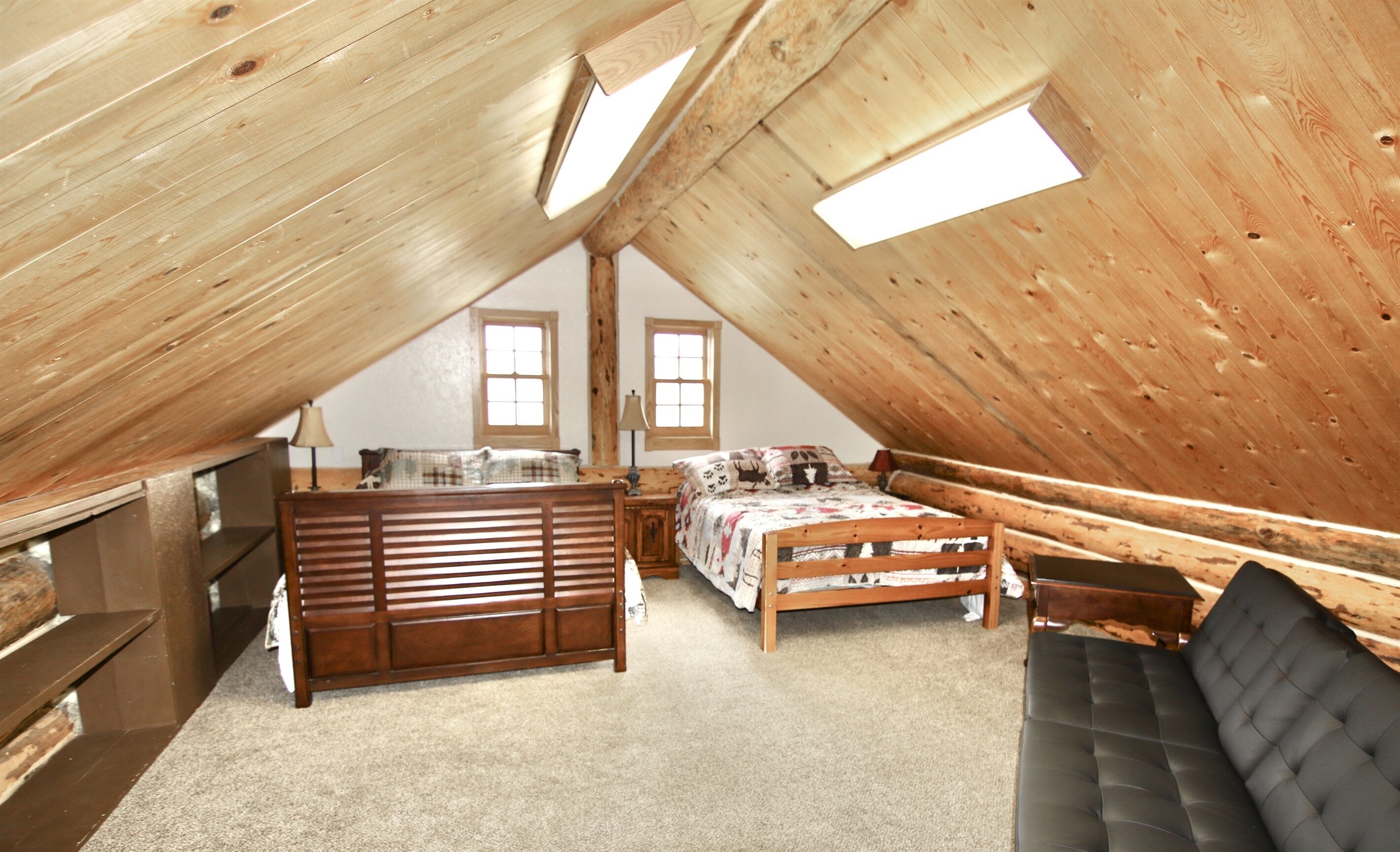 2 bedrooms, travel cot, WiFi