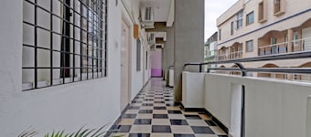 Guru Comfort, 100 m from Apollo Hospital