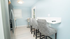 Interior - BEACH BUNGALOW, OVERSEEING TROPICAL FLORA, 3 MINUTES WALK TO BEACH (Virginia Beach)