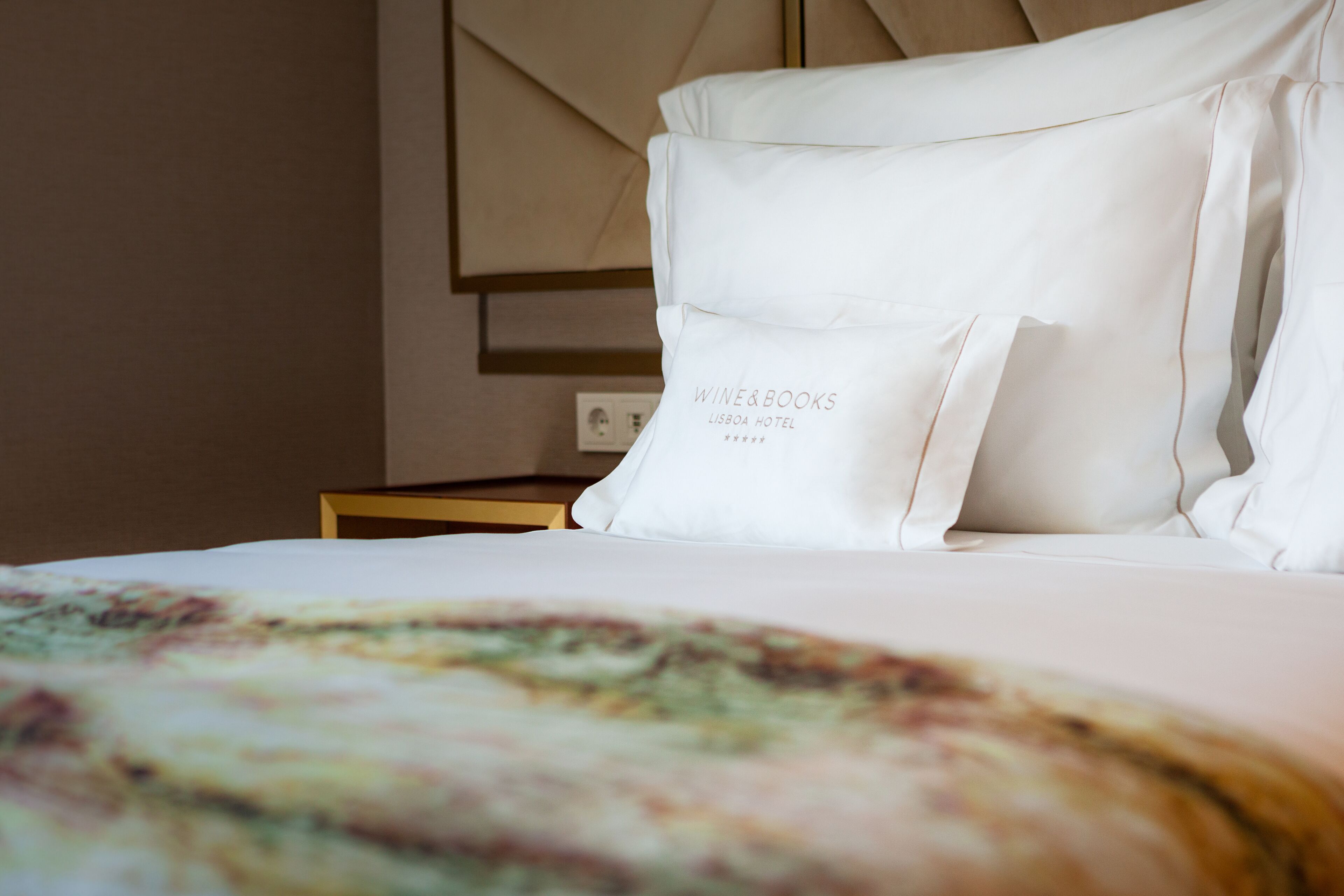 Suite Prestige | Literie hypoallergénique, lit avec matelas en mousse à mémoire, minibar