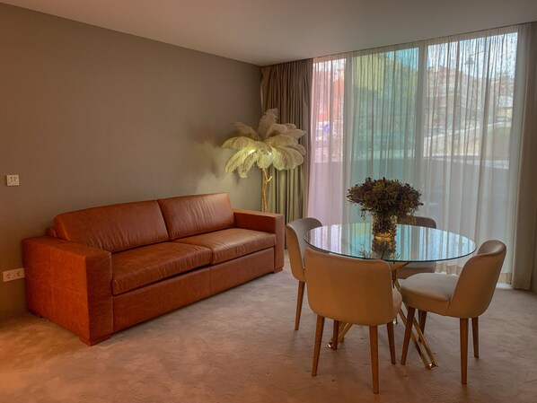 Premium Suite | Living area