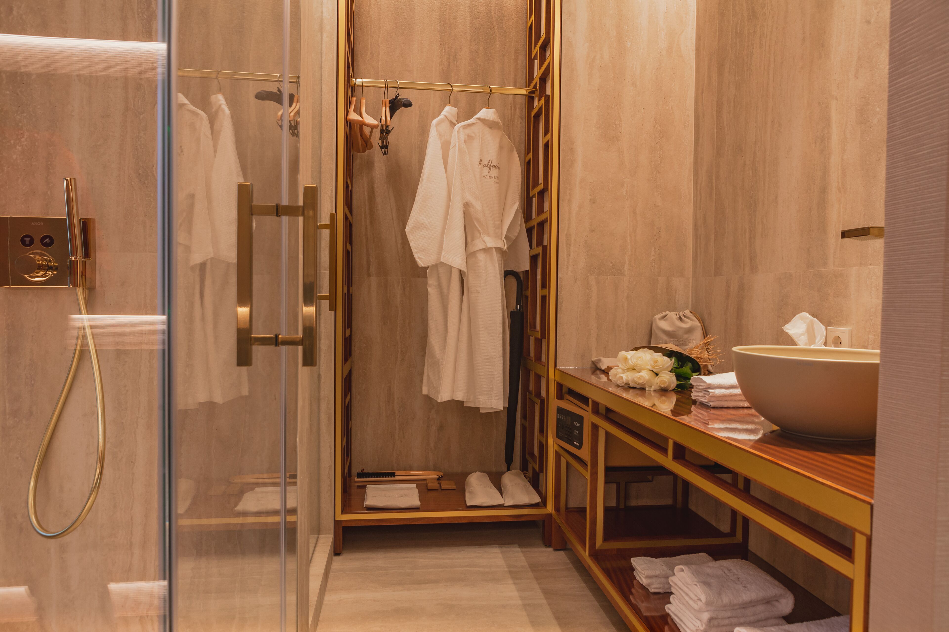 1 bedroom, hypo-allergenic bedding, memory-foam beds, minibar