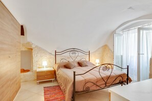 Apartment | 1 bedroom, iron/ironing board, free WiFi - La Chicca Historic Center Beautiful Flat (Monopoli)
