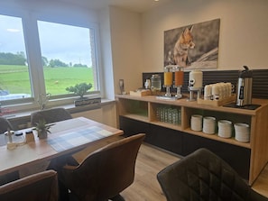 Café da manhã continental todos os dias (EUR 14 por pessoa)