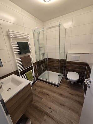 Superior Apartment | Bathroom