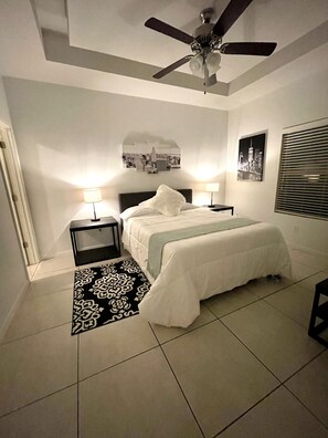 Room - Entire 3bd/2 bath Luxurious apt located in south McAllen (McAllen)