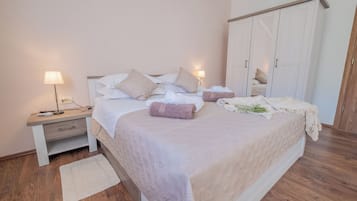 Vila | 4 kamar tidur, brankas, setrika/meja setrika, dan Wi-Fi gratis