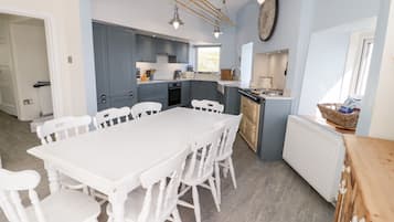 Cottage | Dining