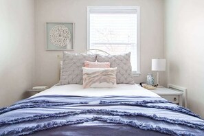 2 bedrooms, iron/ironing board, travel cot, WiFi