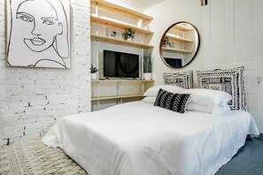 1 habitación, tabla de planchar con plancha, wifi y ropa de cama