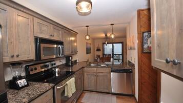 Condo, 2 Bedrooms | Private kitchen | Fridge, oven, coffee/tea maker, toaster