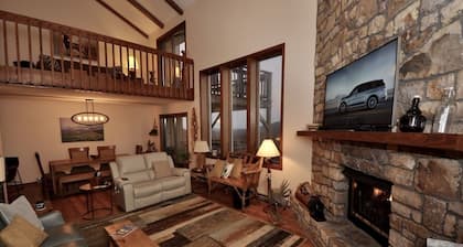 The Crest 200c 2 Bedroom Condo by Redawning