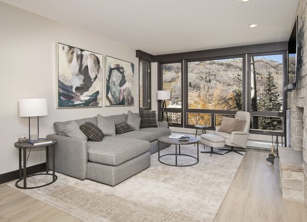 Condo, 3 Bedrooms | Living room | Smart TV