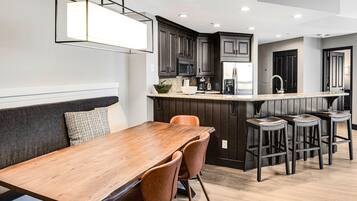 Condo, 3 Bedrooms | 3 bedrooms, free WiFi