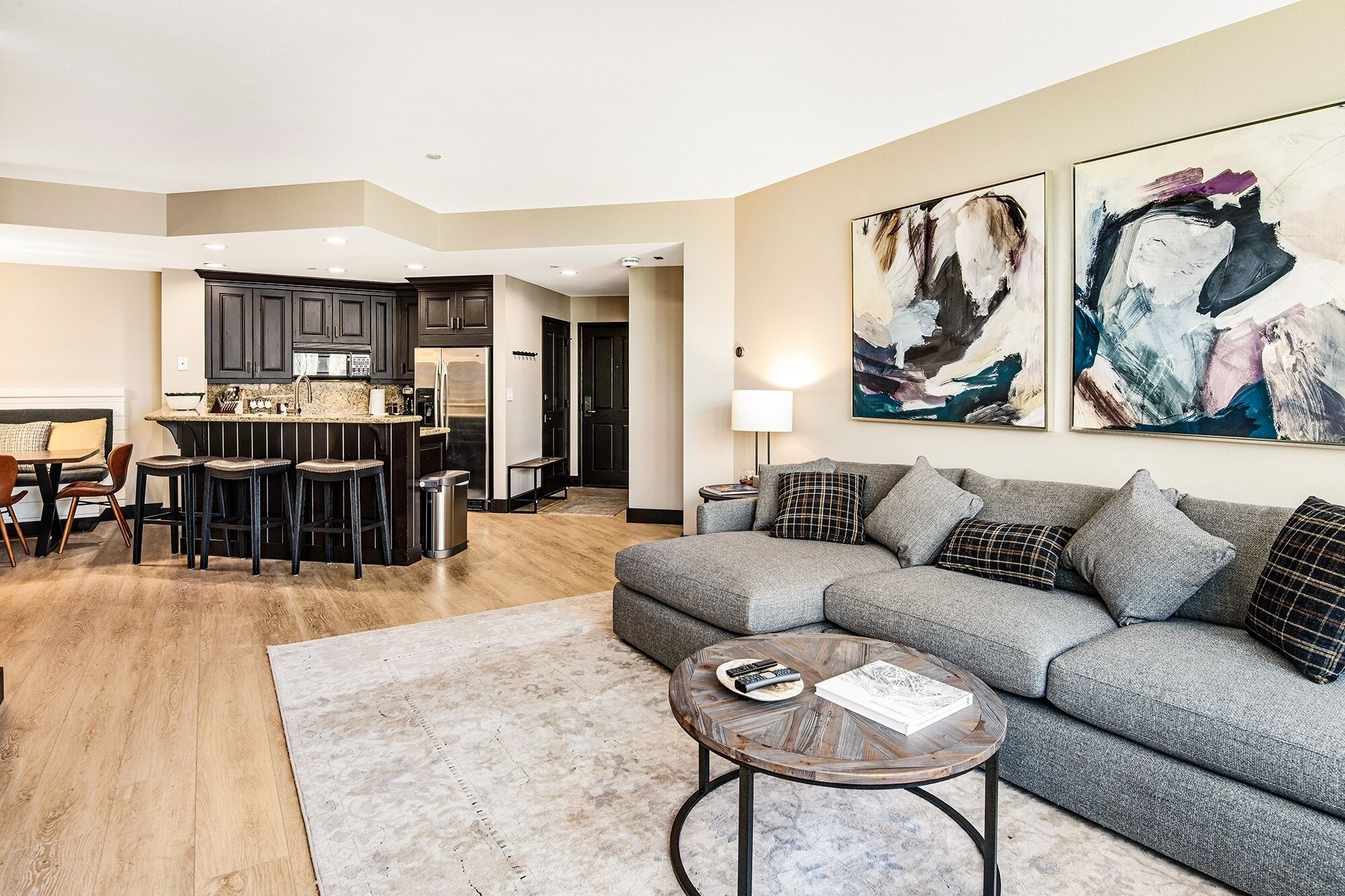 Condo, 3 Bedrooms | Living room