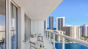 Property grounds - 1BR w/View Balcony- Enjoy Gym & Pool (Hallandale Beach)