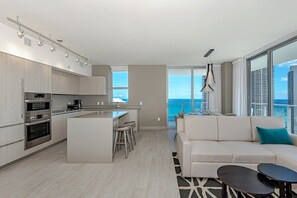 TV, offices - Wrap Around Balcony: 2Br| Amazing Views+ Pools (Hollywood)