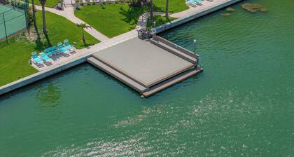 Easy Beach Living │ Waterfront + Heated Pool