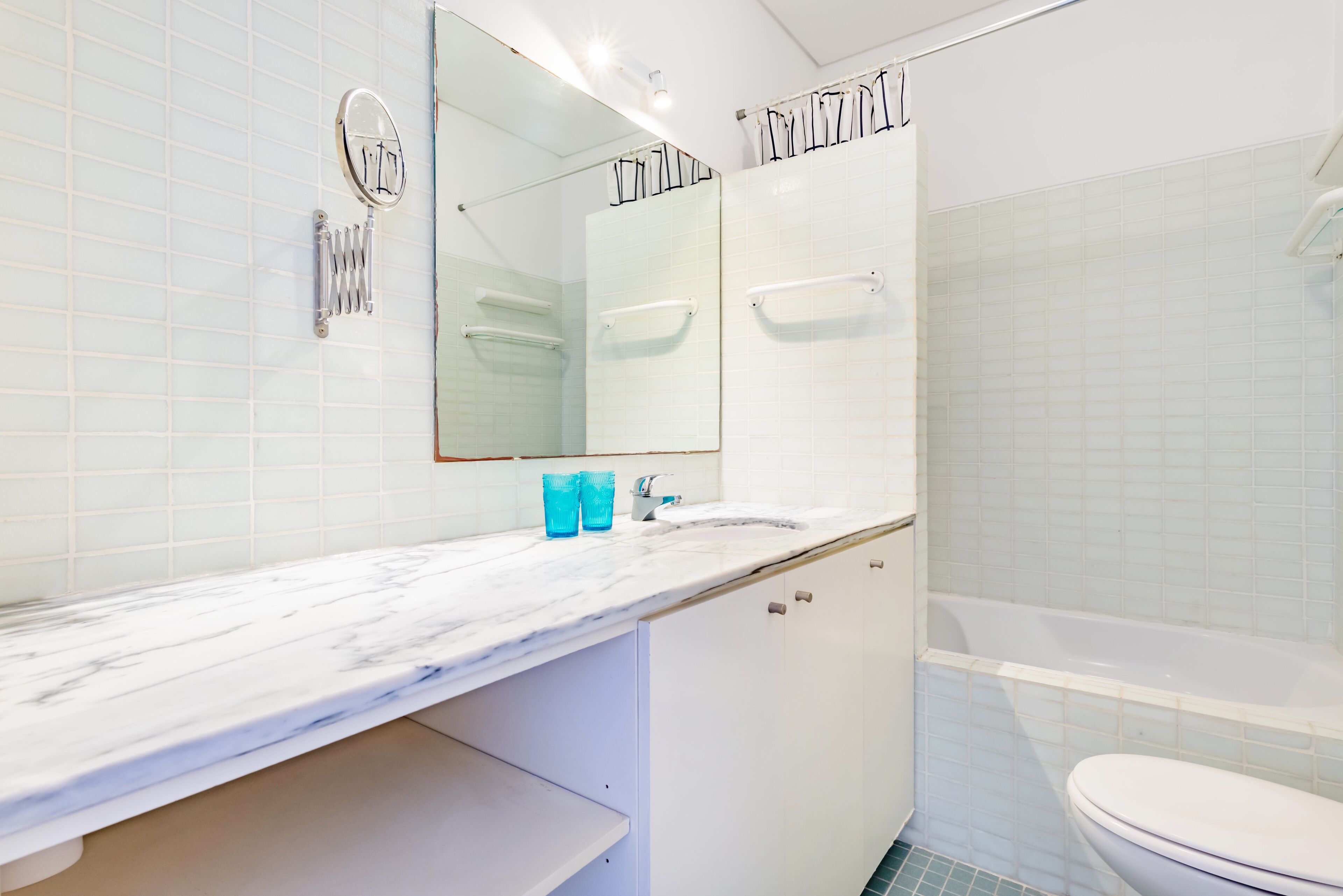 Basic Apartment, 2 Bedrooms | Bathroom | Combined shower/bathtub, free toiletries, hair dryer, bidet
