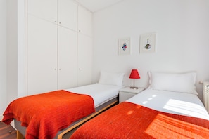 Appartement, 2 chambres | Décoration personnalisée, fer et planche à repasser