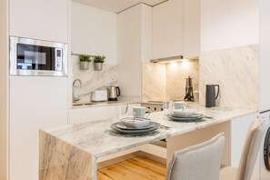 Căn hộ, 1 phòng ngủ | Bếp riêng | Tủ lạnh, lò vi sóng, lò nướng, bếp nấu