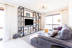 Apartment, 2 Bedrooms | Living area | 50-cm flat-screen TV with cable channels, TV - Espinho Sunshine Flat (Espinho)