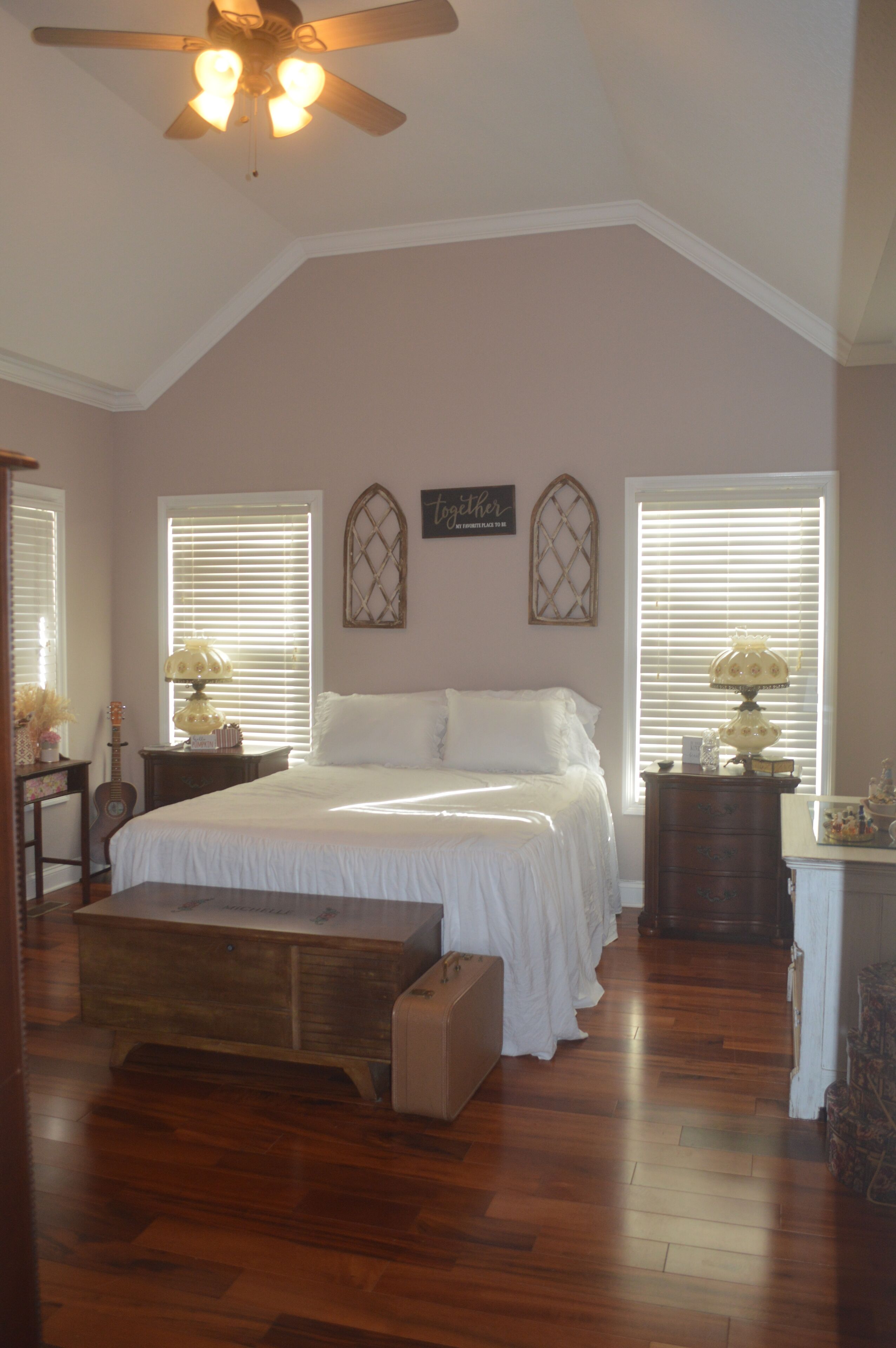 5 bedrooms, iron/ironing board, free WiFi, bed sheets