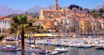 NEW ! 2 Pieces Design, Centre ville, 200 m plages, climatisé