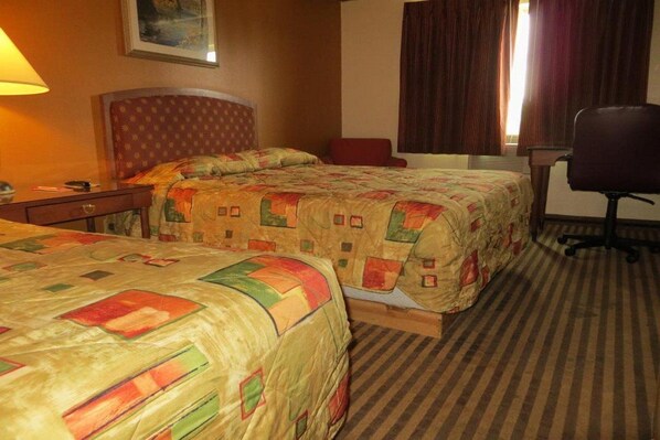 Room - Econo Lodge Expo Center (Portland)