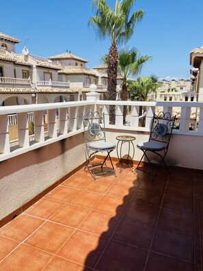 Balcony - Lovely 3 Bed Family Holiday Home in Orihuela Costa (Orihuela)