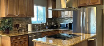 Cozy and Convenient Entire Home For traveling professionals and families 