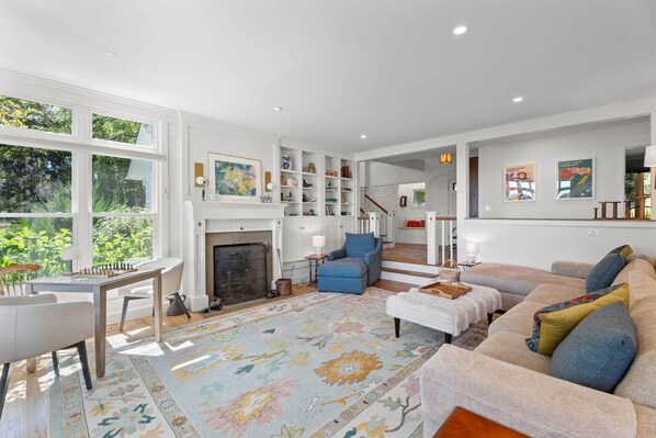 TV, fireplace, stereo