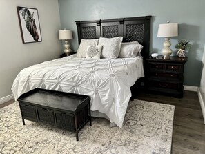 1 habitación, escritorio, wifi gratis y ropa de cama