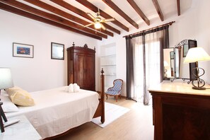 3 室のベッドルーム、アイロン / アイロン台、ベッドシーツ