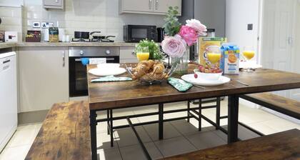 Tudors eSuites Four Bedroom House