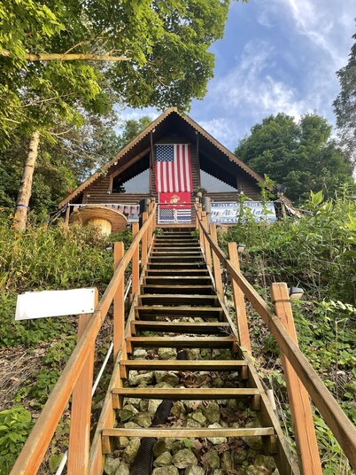 Beautiful log cabin on the water with game room