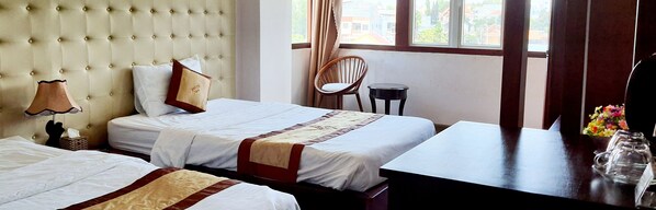 Deluxe Double Room | Minibar, individually furnished, desk, laptop workspace
