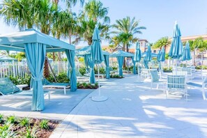 Outdoor dining - Stunning Solara 6 Bedroom with Private Pool & Spa Near Clubhouse & Disney (Kissimmee)