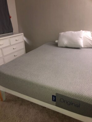 2 habitaciones, escritorio, wifi gratis y ropa de cama