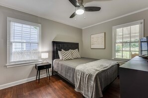2 bedrooms, in-room safe, iron/ironing board, free WiFi
