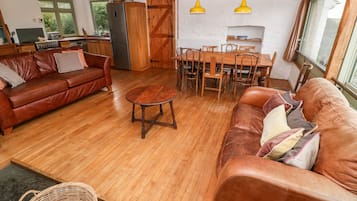 Cottage | Interior
