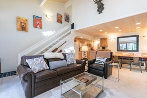 Smart TV, fireplace, table tennis