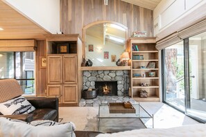 Interior - Stylish Incline Condo w Pool 4 Min Walk to Lake (Incline Village)