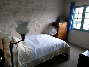 2 bedrooms, WiFi - Berghofer Farm & Vacation Home on the Rio Grande (Embudo)