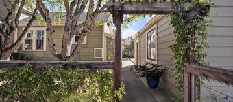 Healdsburg Plaza Gem--Complimentary wine tasting at Croix included!