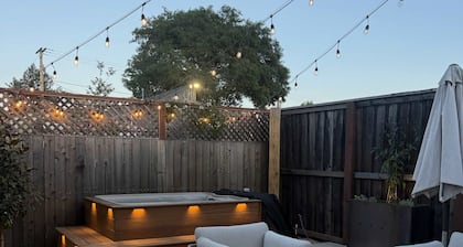 Healdsburg Plaza Gem-Hot Tub and Tastings Included