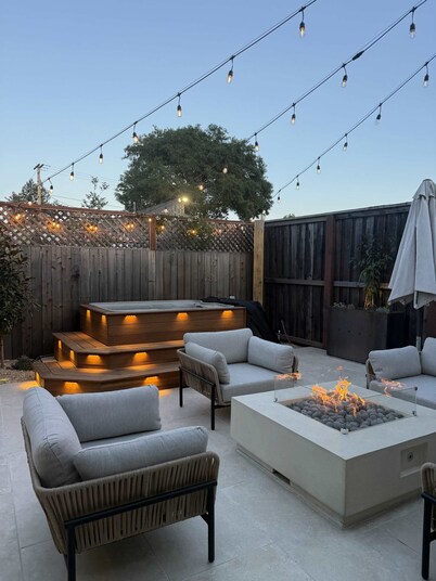 Healdsburg Plaza Gem-Hot Tub and Tastings Included