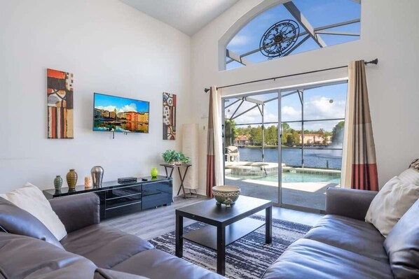 Televisión y reproductor de DVD 